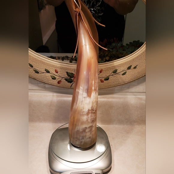 Genuine Cattle Horn Powder Horn - Picture 8 of 8